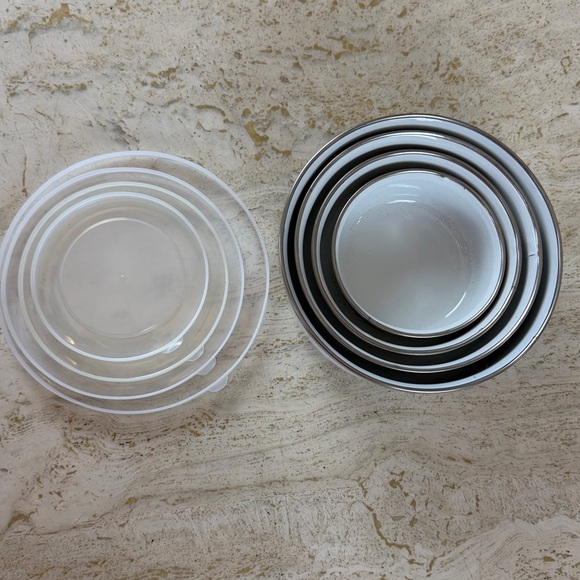 Vintage White Enamelware Nesting Bowls Set of 4 w Lids — Red/Orange/Blue Flowers - Picture 10 of 16